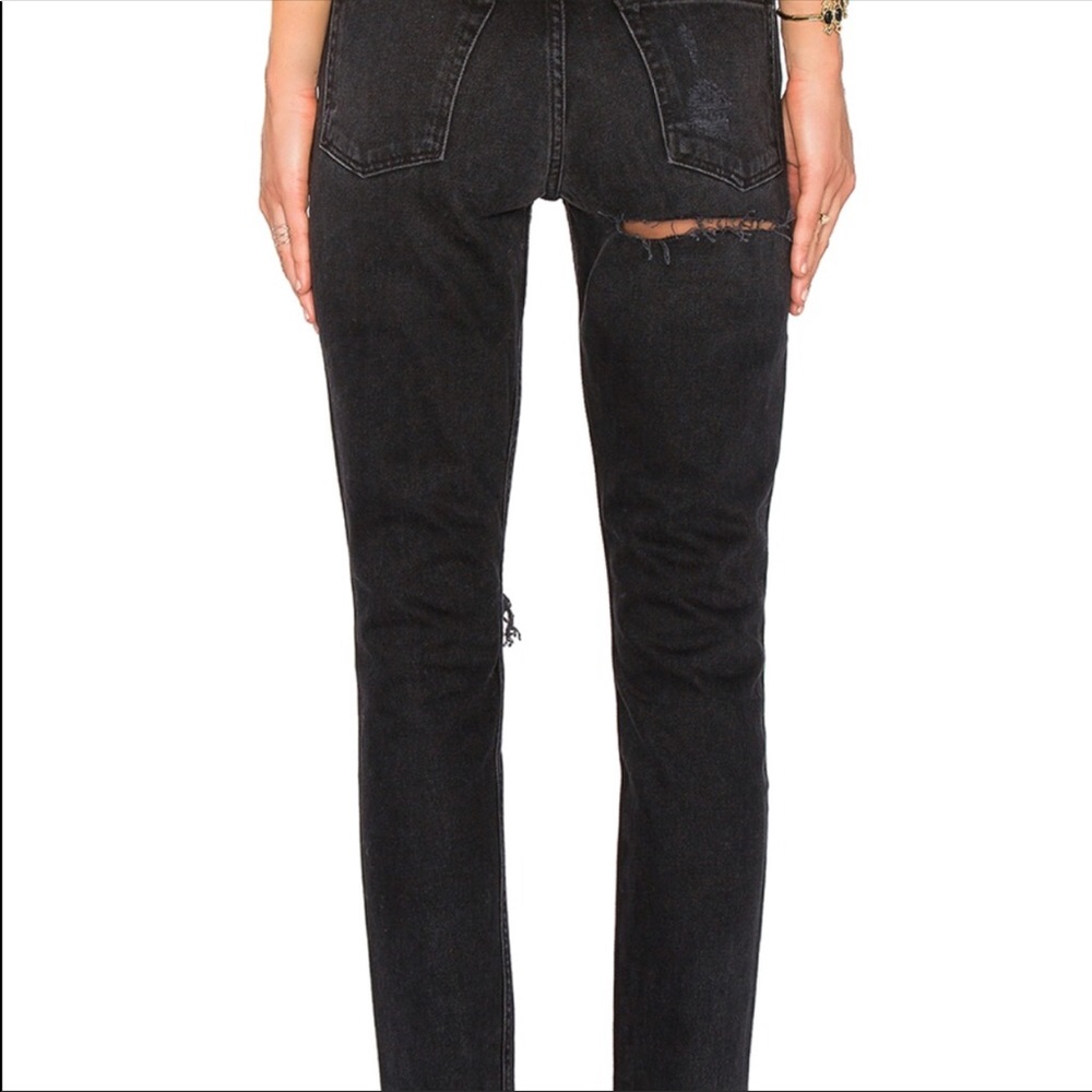 GRLFRND buttslit jeans